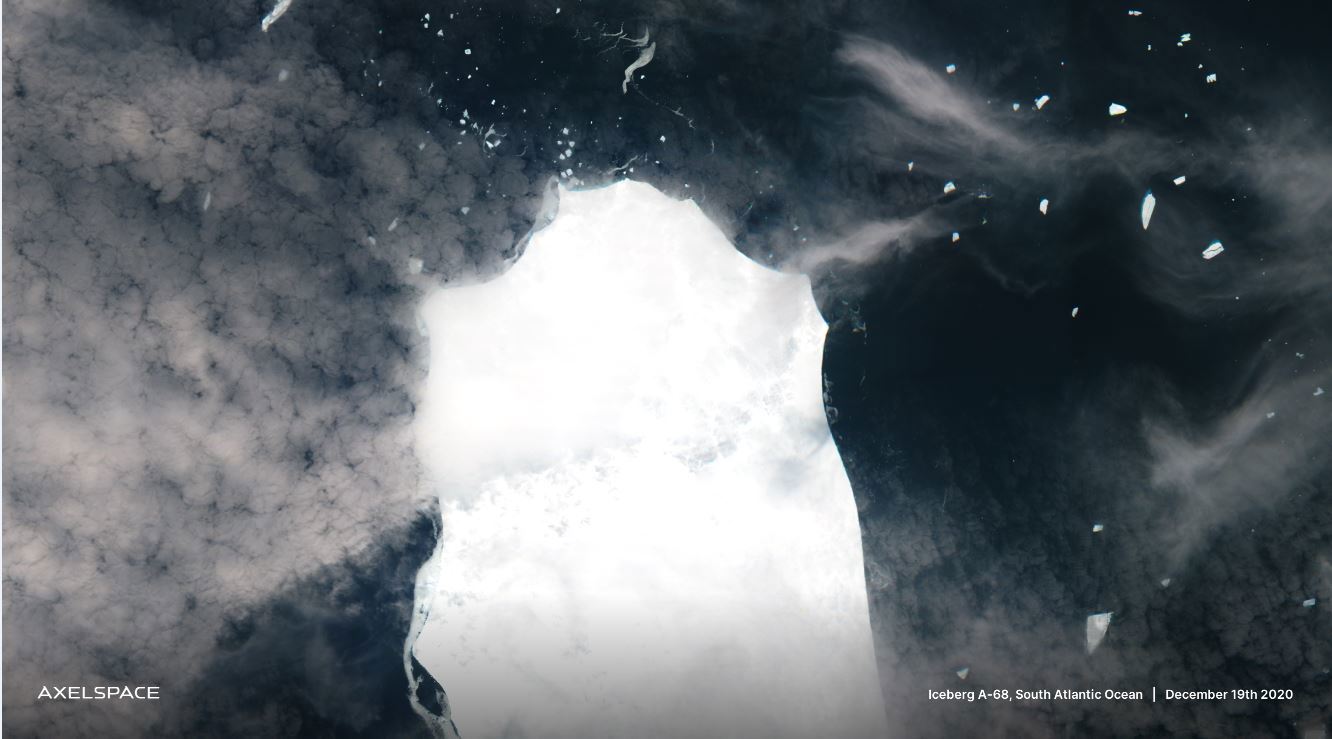 Iceberg A68 South Atlantic Ocean.JPG.jpg